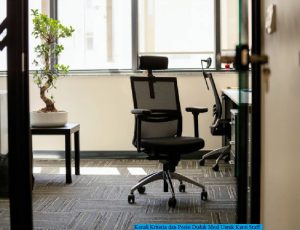Kenali Kriteria dan Posisi Duduk Ideal untuk Kursi Staff Kantor